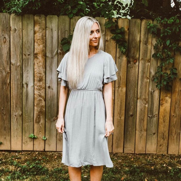 Ashley Lemieux Dresses & Skirts - Lavender gray flutter sleeve dress